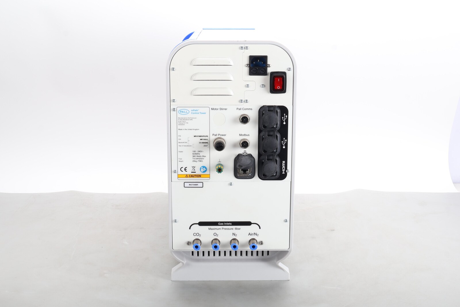 Tył wieży mPath MPATHBRXPS2P0 z Pall Comms, Modbus, Ethernetem, USB, HDMI, zasilaniem i wejściami CO2, O2, N2 oraz Air/N2