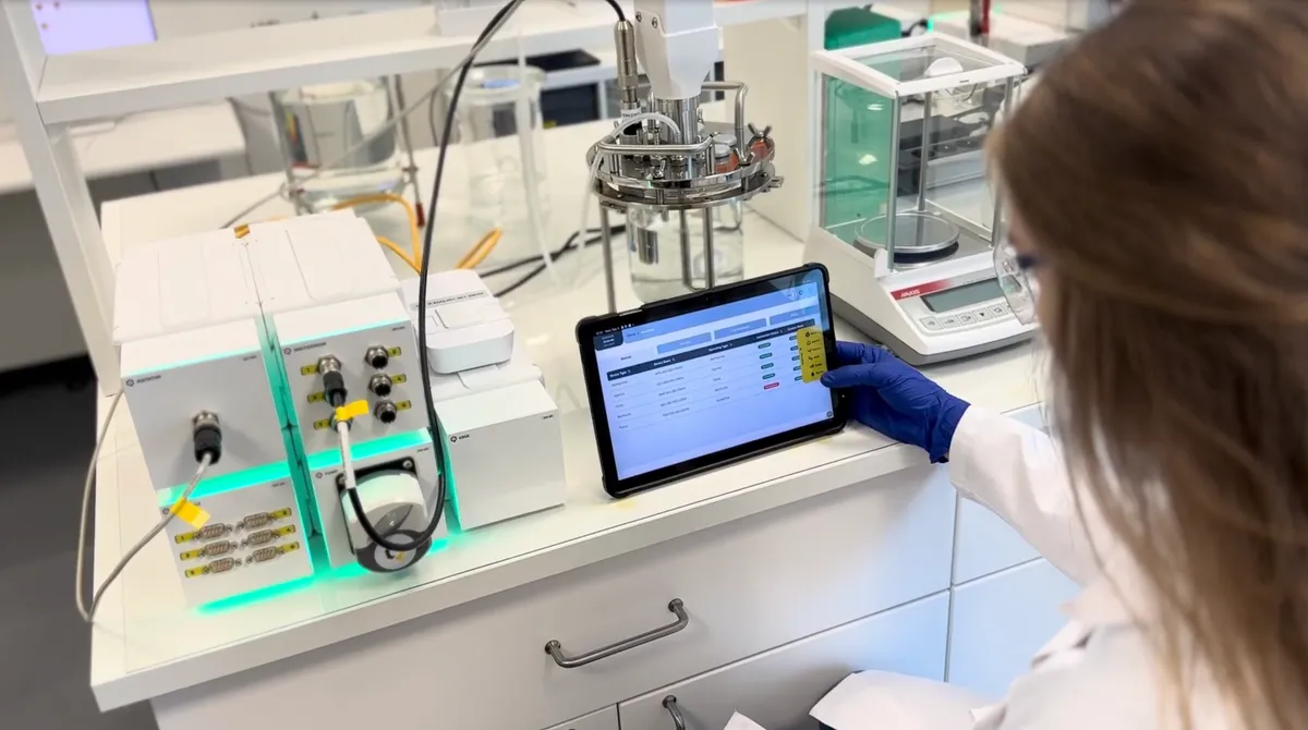 QB Control na stanowisku laboratoryjnym